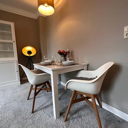 Appartement Moderner Altbaucharme In Zentraler Lage Kiel