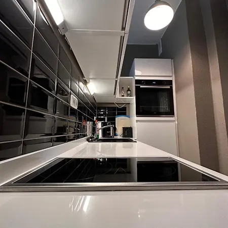 Apartamento Moderner Altbaucharme In Zentraler Lage *